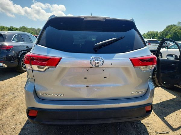 2018 TOYOTA HIGHLANDER SE/XLE