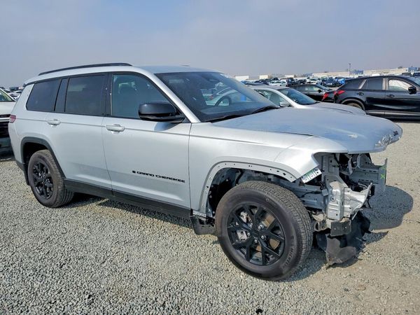 2025 JEEP GRAND CHEROKEE Laredo, Altitude