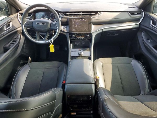 2025 JEEP GRAND CHEROKEE Laredo, Altitude