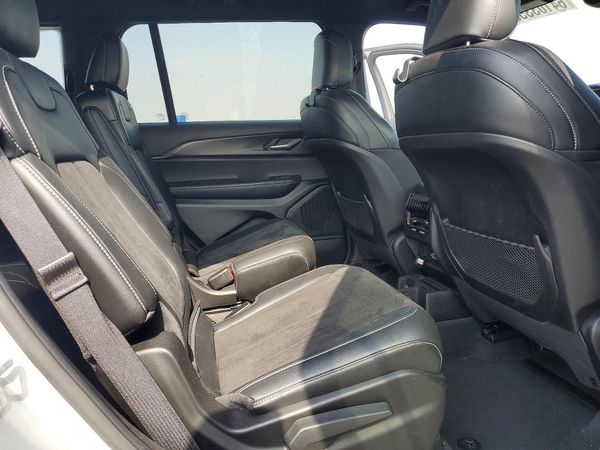 2025 JEEP GRAND CHEROKEE Laredo, Altitude