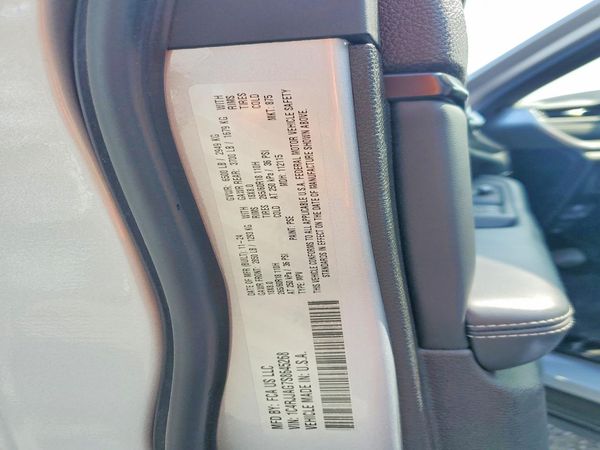 2025 JEEP GRAND CHEROKEE Laredo, Altitude