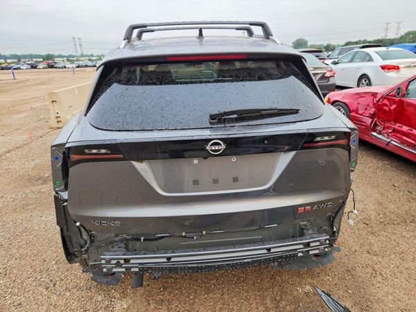 2026 NISSAN KICKS SR
