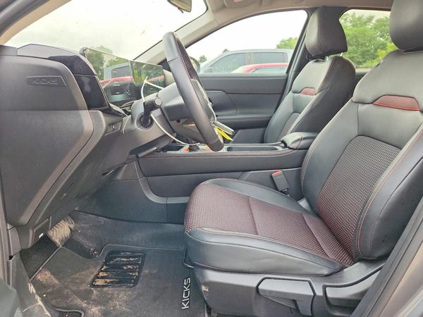 2026 NISSAN KICKS SR
