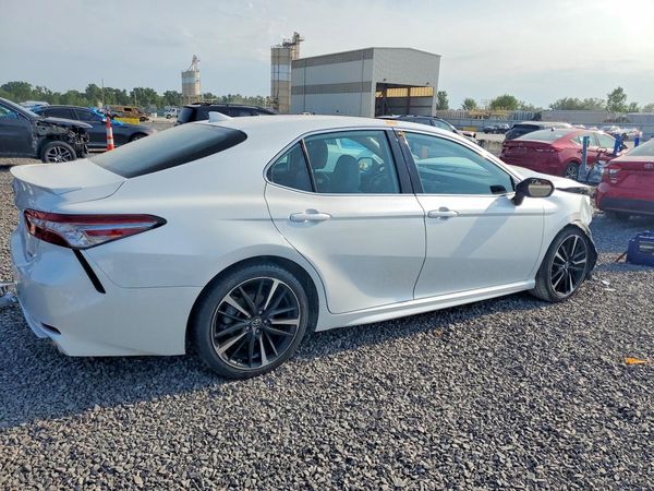 2019 TOYOTA CAMRY