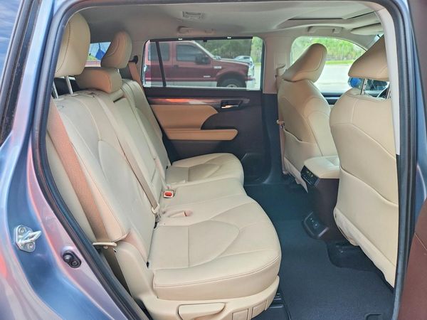 2020 TOYOTA HIGHLANDER Limited