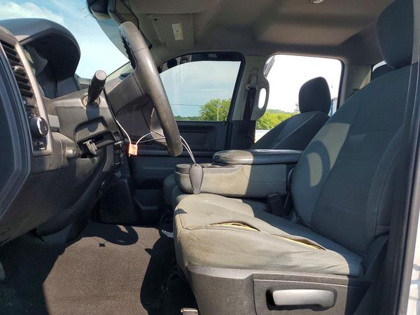 2018 RAM 1500 ST QUAD CAB 4X4