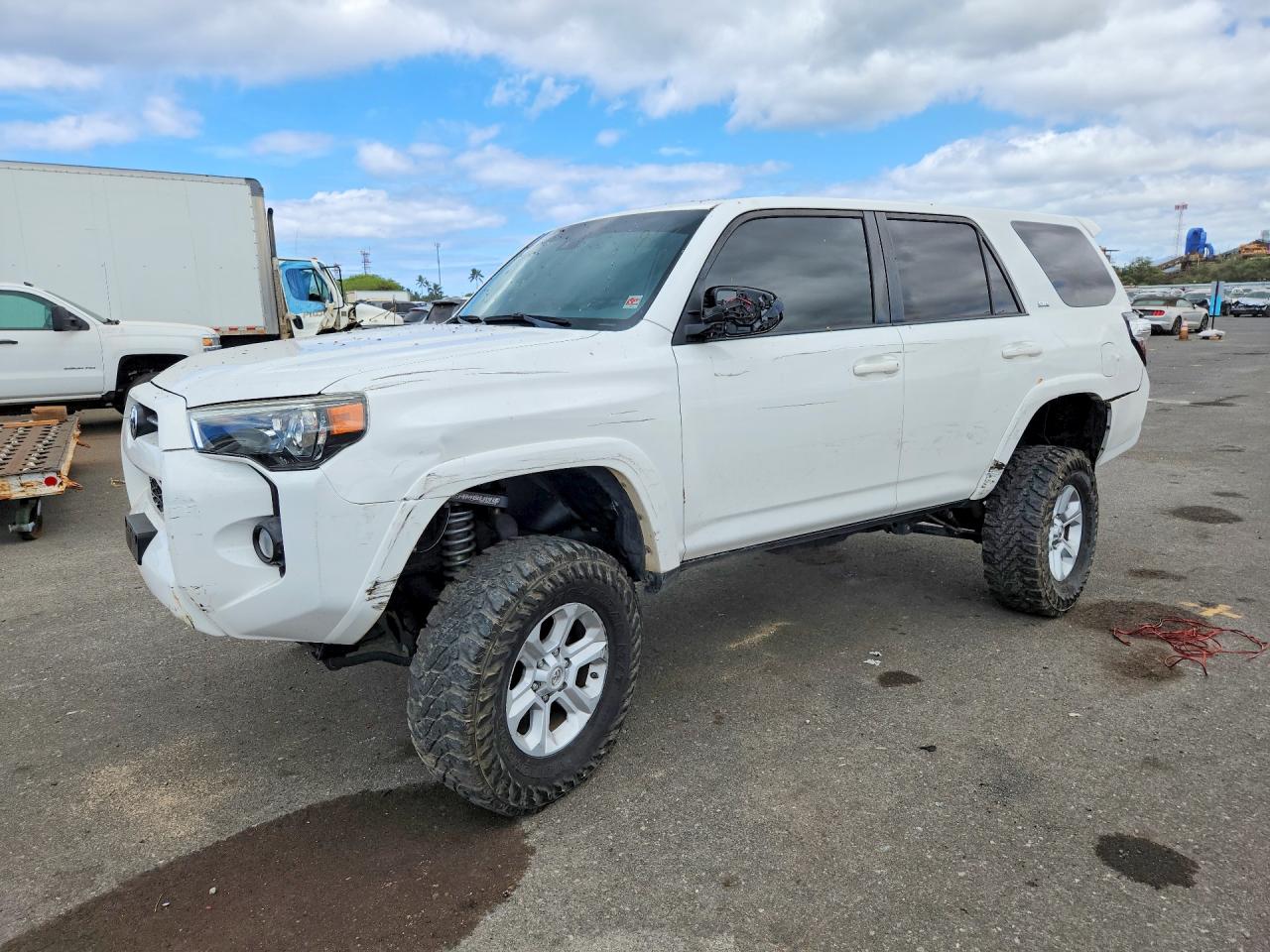 2020 TOYOTA 4RUNNER Base Grade — Front 3/4