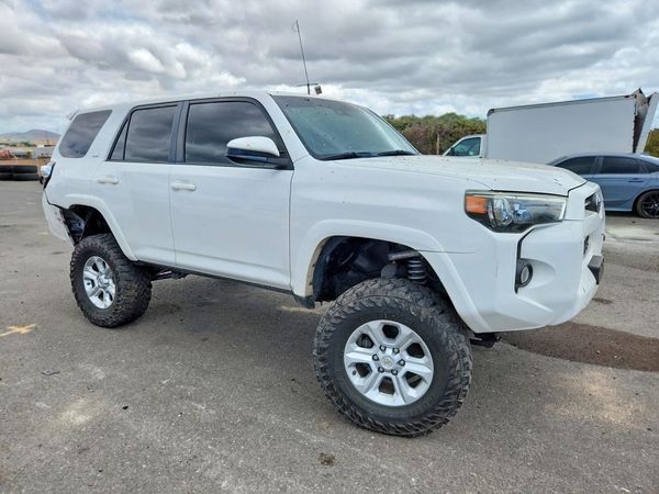 2020 TOYOTA 4RUNNER Base Grade — Passenger 3/4