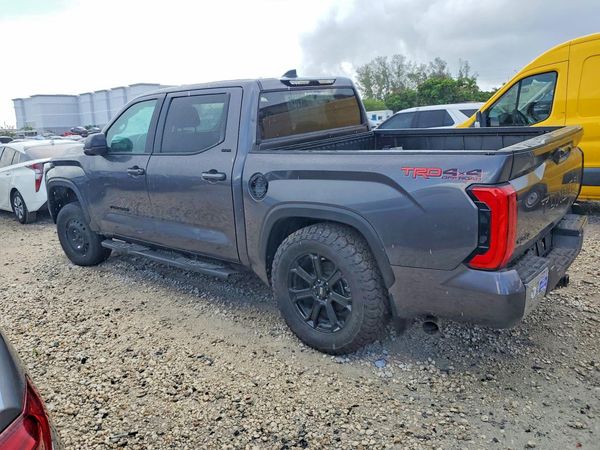 2022 TOYOTA TUNDRA SR5