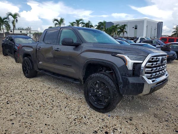 2022 TOYOTA TUNDRA SR5