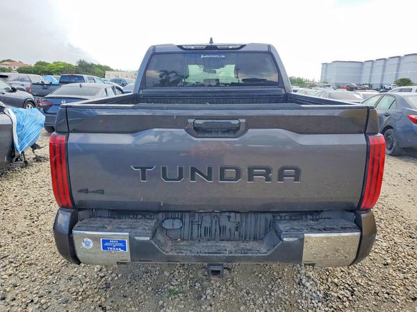 2022 TOYOTA TUNDRA SR5
