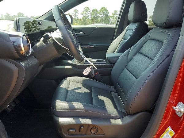2025 CHEVROLET EQUINOX 1LT — DENT