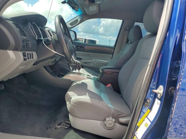 2015 TOYOTA TACOMA Delux Grade