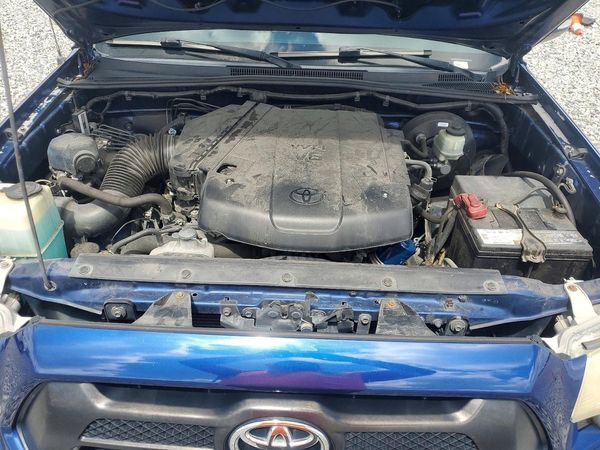 2015 TOYOTA TACOMA Delux Grade