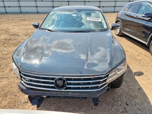 2017 VOLKSWAGEN PASSAT R-Line
