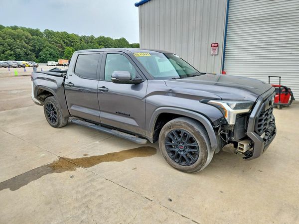 2024 TOYOTA TUNDRA
