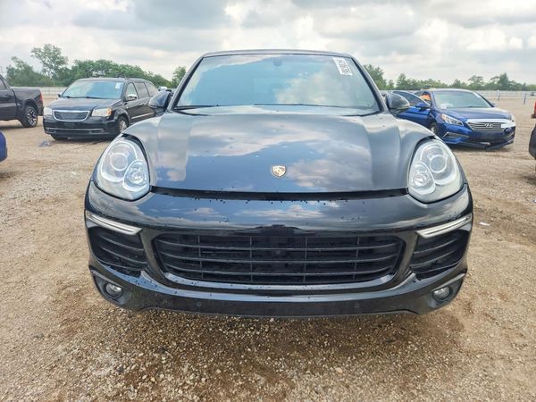 2016 PORSCHE CAYENNE