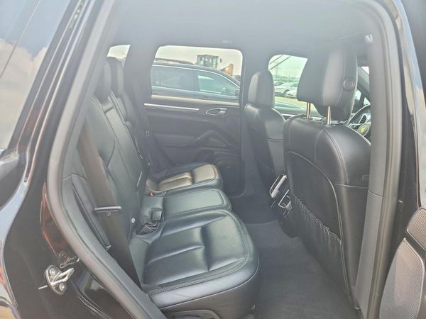 2016 PORSCHE CAYENNE