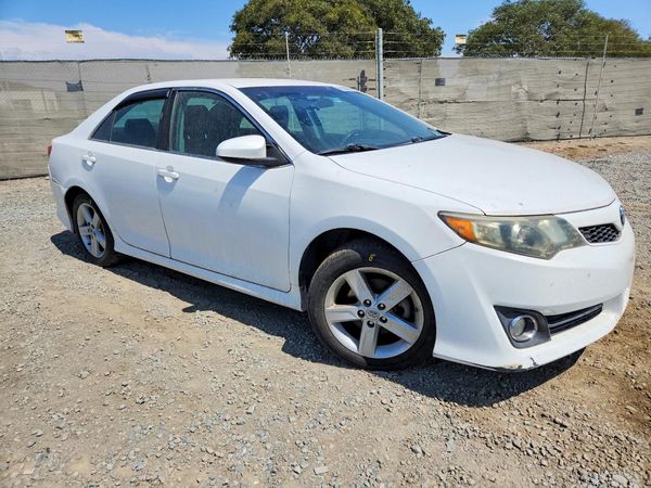2014 TOYOTA CAMRY