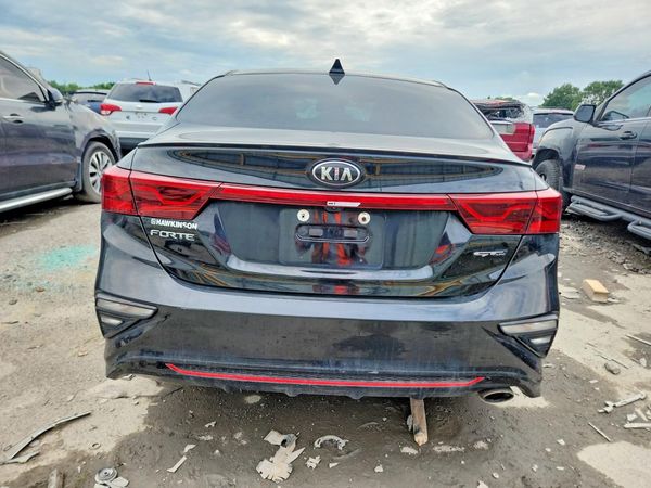 2021 KIA FORTE GT Line