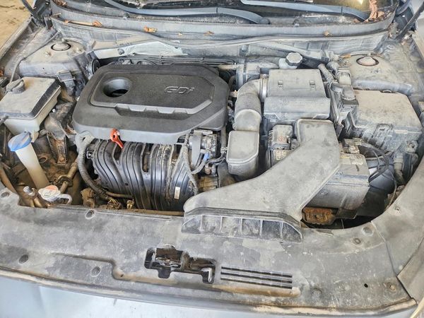 2018 HYUNDAI SONATA SE, Eco — Engine bay