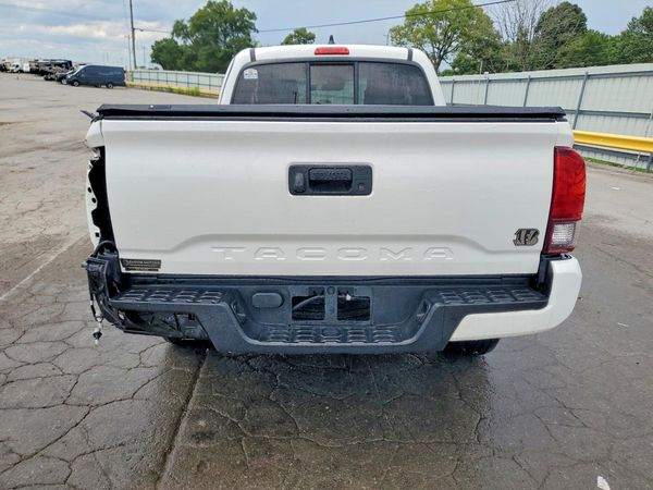 2022 TOYOTA TACOMA SR5