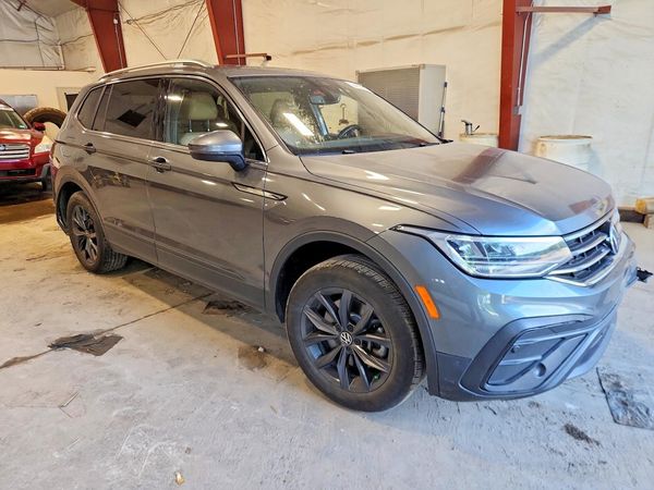 2022 VOLKSWAGEN TIGUAN 4Motion SE