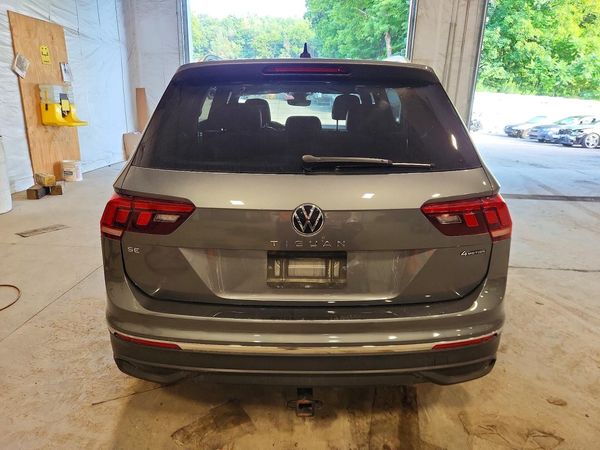2022 VOLKSWAGEN TIGUAN 4Motion SE