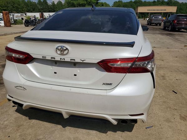 2019 TOYOTA CAMRY XSE — DIRR