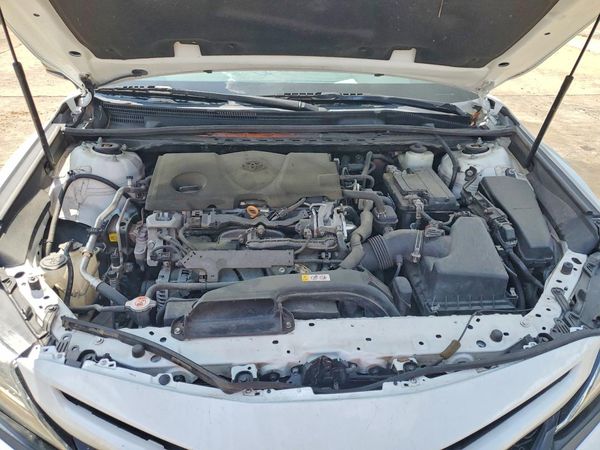 2019 TOYOTA CAMRY XSE — Engine bay