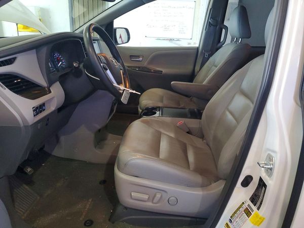 2015 TOYOTA SIENNA