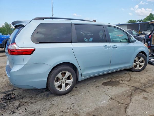 2016 TOYOTA SIENNA