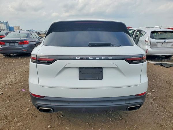 2020 PORSCHE CAYENNE