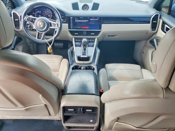 2020 PORSCHE CAYENNE