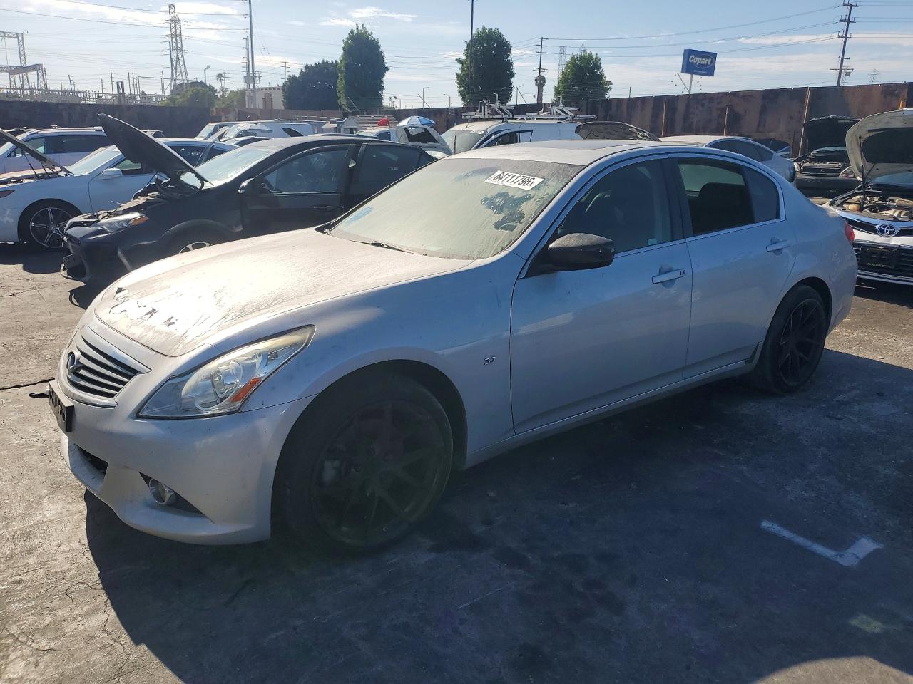 2015 INFINITI Q40