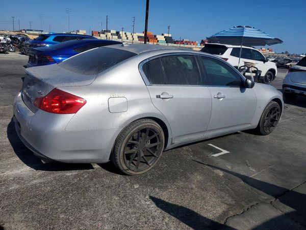 2015 INFINITI Q40
