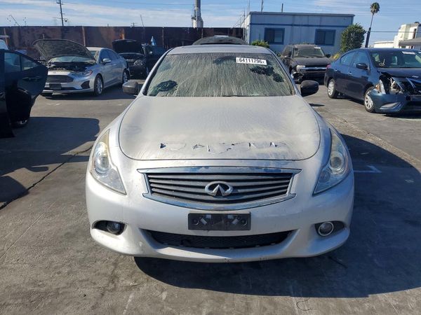 2015 INFINITI Q40