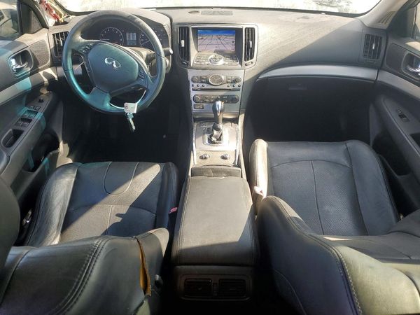 2015 INFINITI Q40