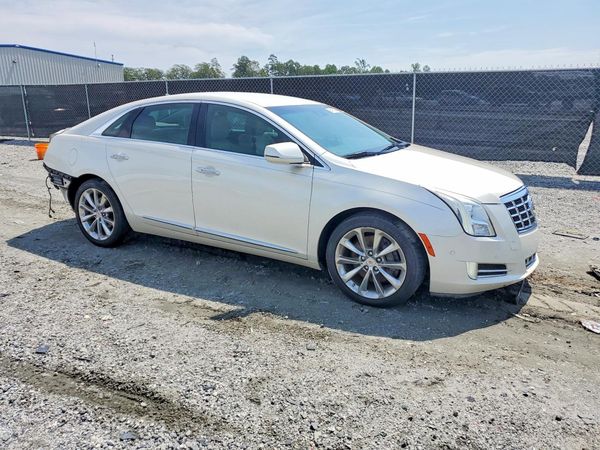 2014 CADILLAC XTS Luxury