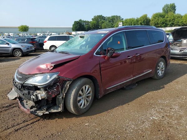 2018 CHRYSLER PACIFICA Touring L Plus
