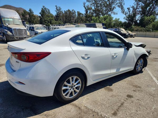 2016 MAZDA 3 Touring/GS