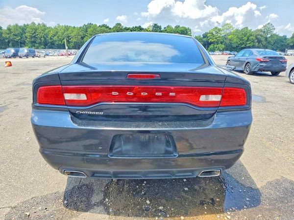 2013 DODGE CHARGER SE RWD