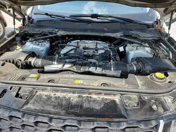 2018 LAND ROVER RANGEROVER HSE — Engine bay
