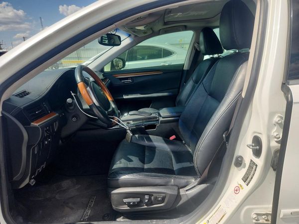 2013 LEXUS ES 300h