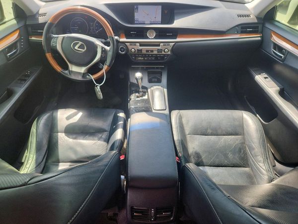 2013 LEXUS ES 300h