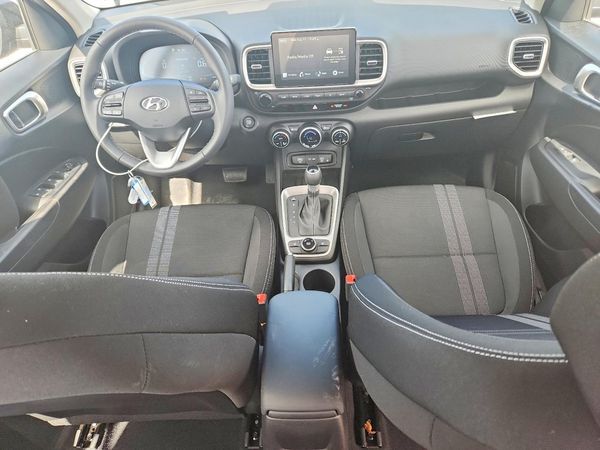 2026 HYUNDAI VENUE SEL, SEL w/ 2-Tone Roof