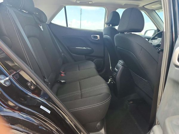2026 HYUNDAI VENUE SEL, SEL w/ 2-Tone Roof