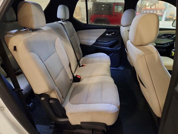 2022 CHEVROLET TRAVERSE LS
