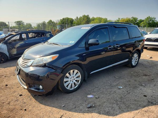 2017 TOYOTA SIENNA