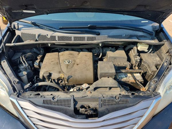 2017 TOYOTA SIENNA